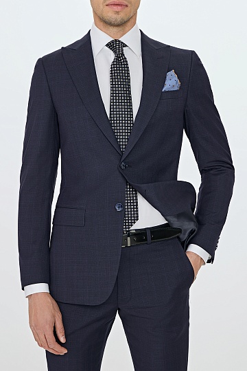 Серо-синий костюм в клетку