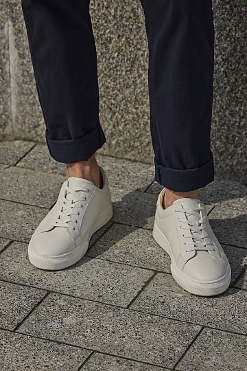 Кеды белого цвета