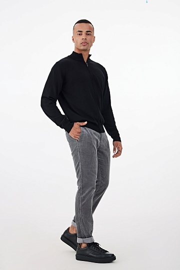 Серые вельветовые брюки чинос