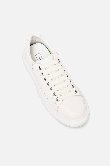 Белые кожаные сникеры