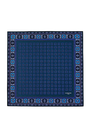 Темно-синий платок с орнаментом клетка