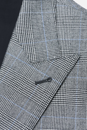 Светло-серый пиджак в клетку