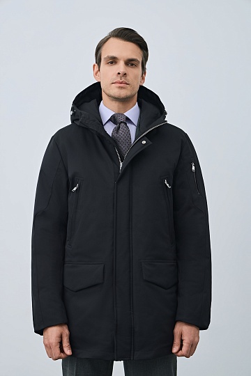 Парка черного цвета