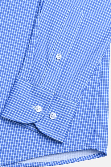 Голубая сорочка в мелкую клетку