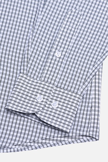 Белая рубашка в серую клетку