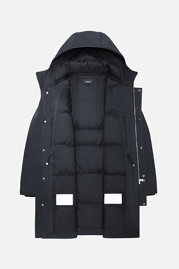 Пуховик черного цвета