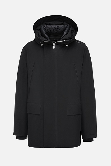 Черная куртка с капюшоном