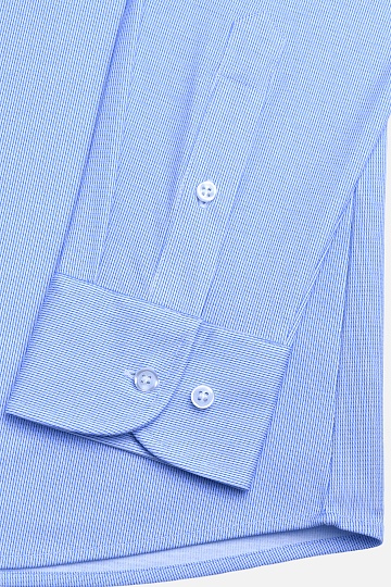 Голубая сорочка в мелкую клетку