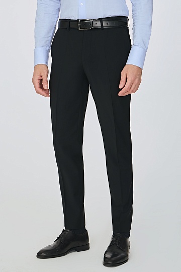 Однотонные черные брюки
