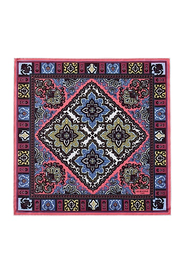 Пестрый розовый платок с орнаментом