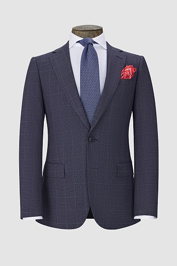 Темно-синий костюм в серую клетку