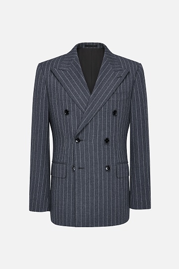 Черный пиджак в светлую полоску