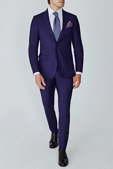 Однотонный темно-синий костюм