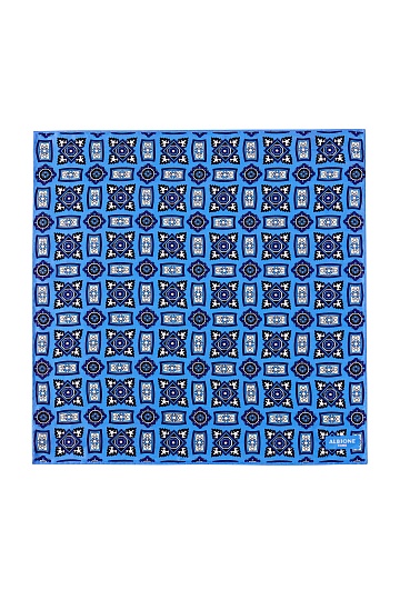 Голубой платок с синим орнаментом