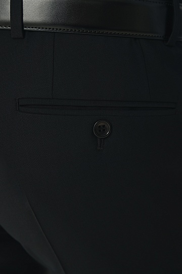 Однотонные черные брюки