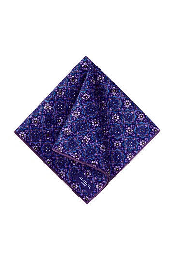 Сине-фиолетовый платок с орнаментом