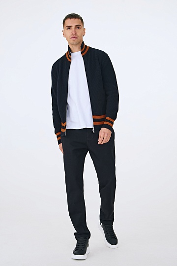 Черный кардиган на молнии с полосами