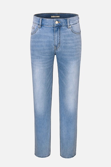 Голубые прямые джинсы