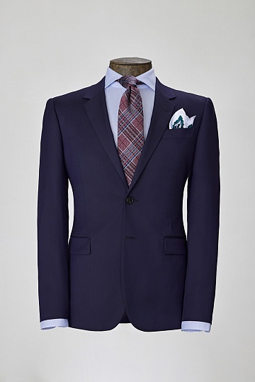 Темно-синий однотонный костюм