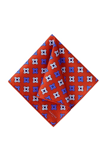 Красный платок с пестрым узором