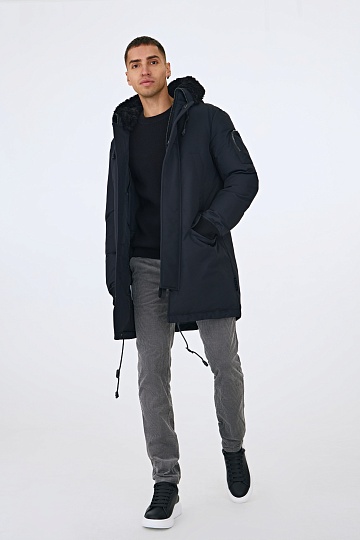 Темно-синяя пуховая парка с мехом
