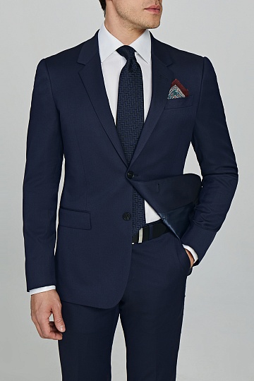 Темно-синий однотонный костюм