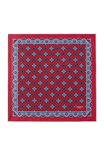 Красный платок с черным орнаментом
