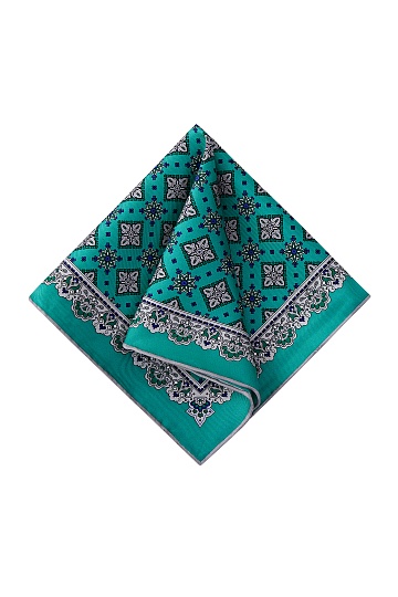 Зеленый платок с черно-белым орнаментом