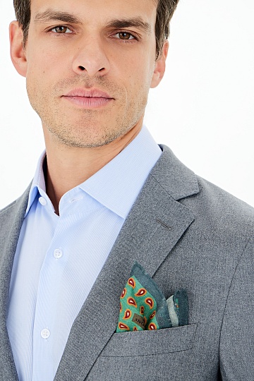 Серый меланжевый пиджак