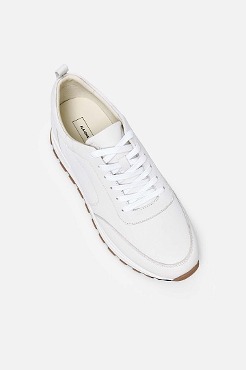 Кроссовки белого цвета