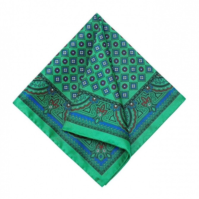 История одной детали: как появился нагрудный платок-паше