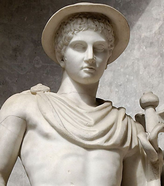 История одной детали: как появилась шляпа