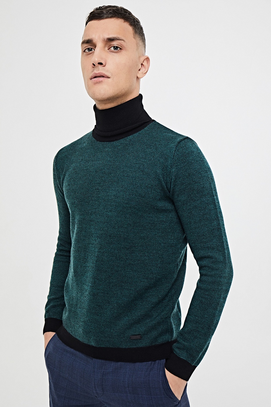 Вещь месяца. Водолазка с контрастным воротом