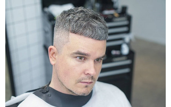 10 самых актуальных мужских стрижек на лето