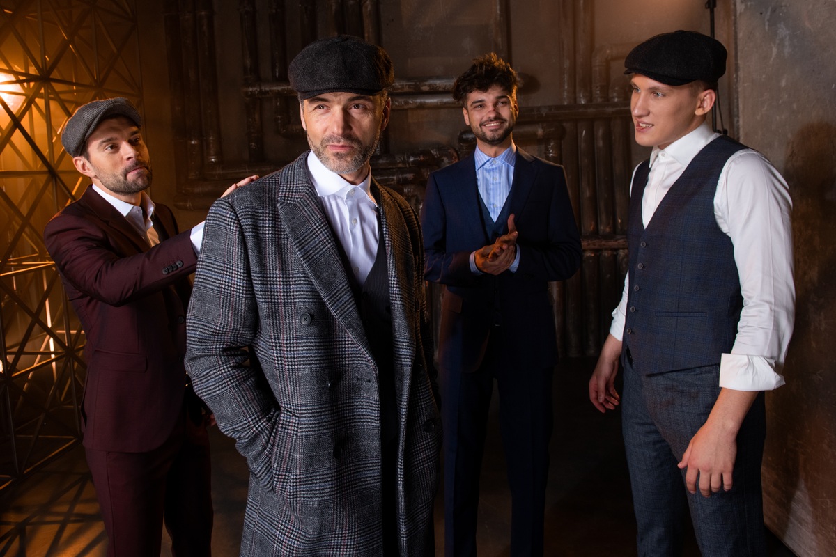 Советы по уходу и хранению мужского костюма и обуви