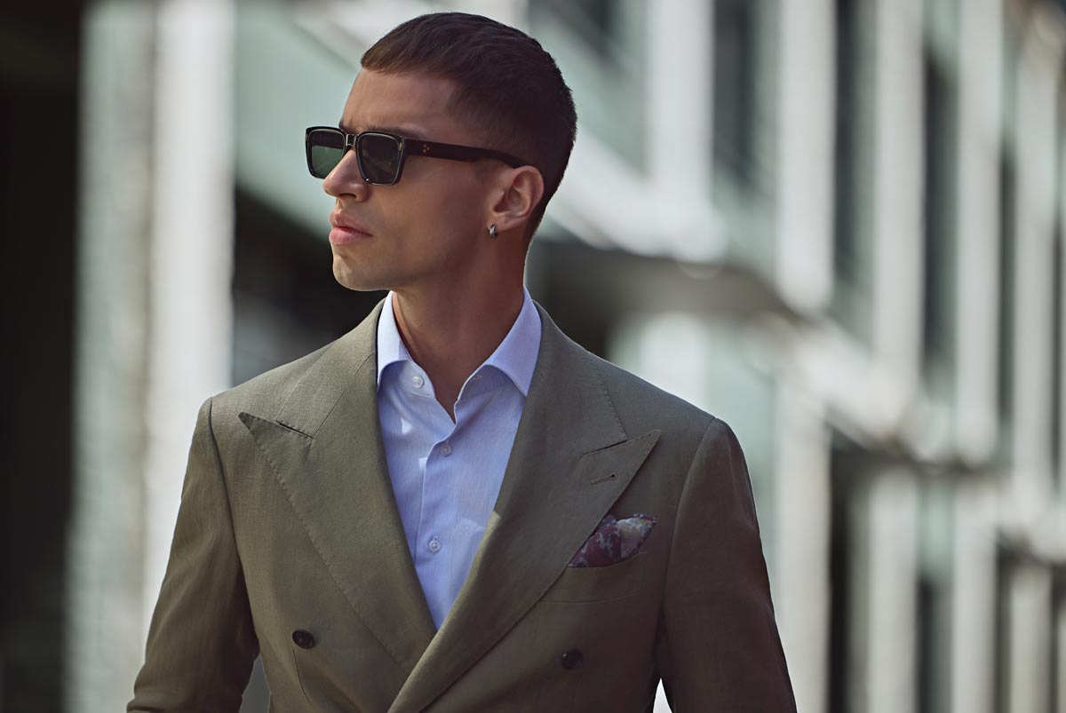 Есть ли место костюму в летнем гардеробе?