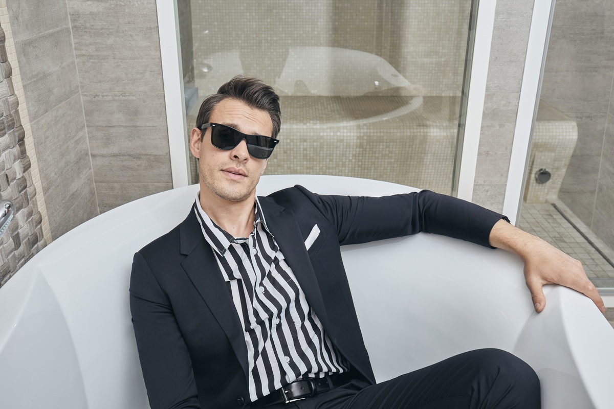 ТОП-5 стильных пиджаков для теплой погоды