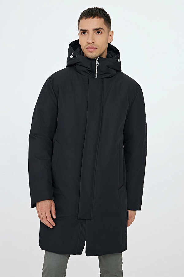 Черная пуховая куртка с капюшоном