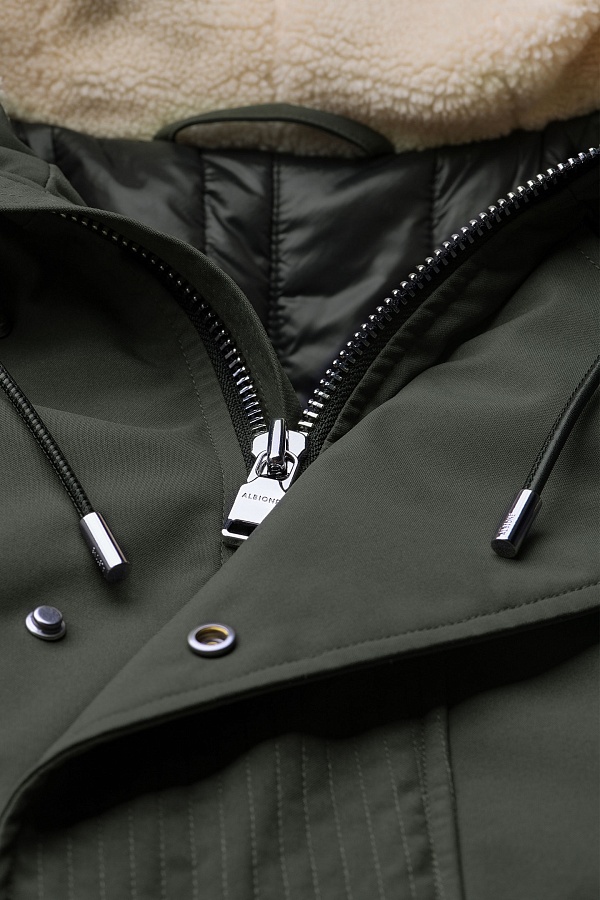 Оливковая парка с мехом