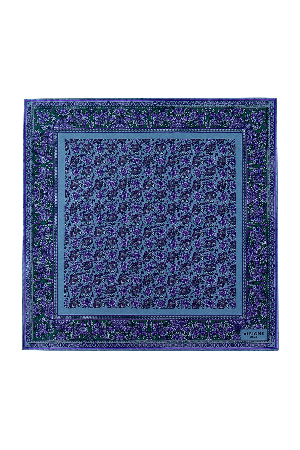 Синий платок с цветочным узором