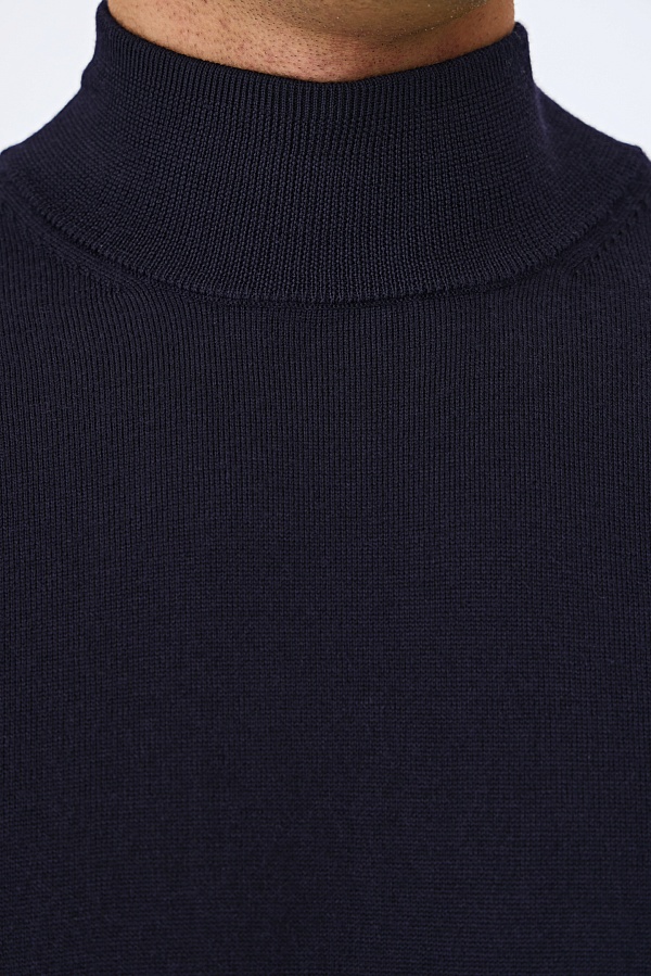 Темно-синий свитер из шерсти