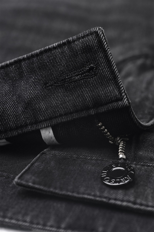 Черные джинсы