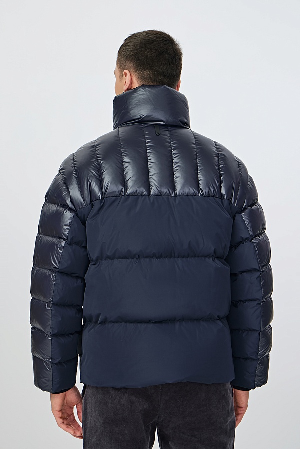 Темно-синий пуховик с отстегивающимися рукавами