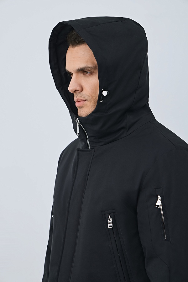 Парка черного цвета