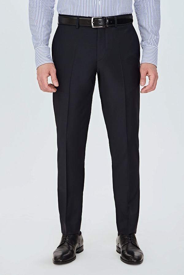 Однотонные иссиня-черные брюки