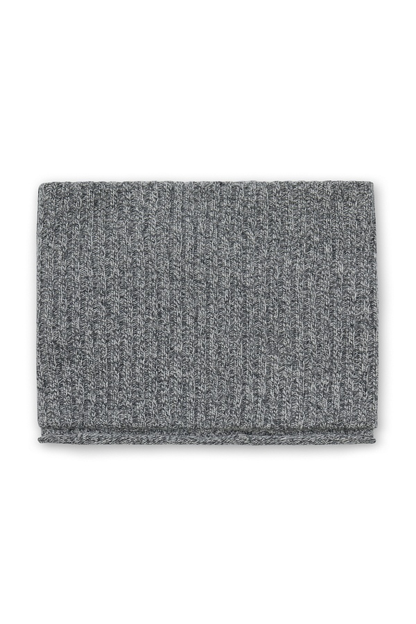 Светло-серый снуд