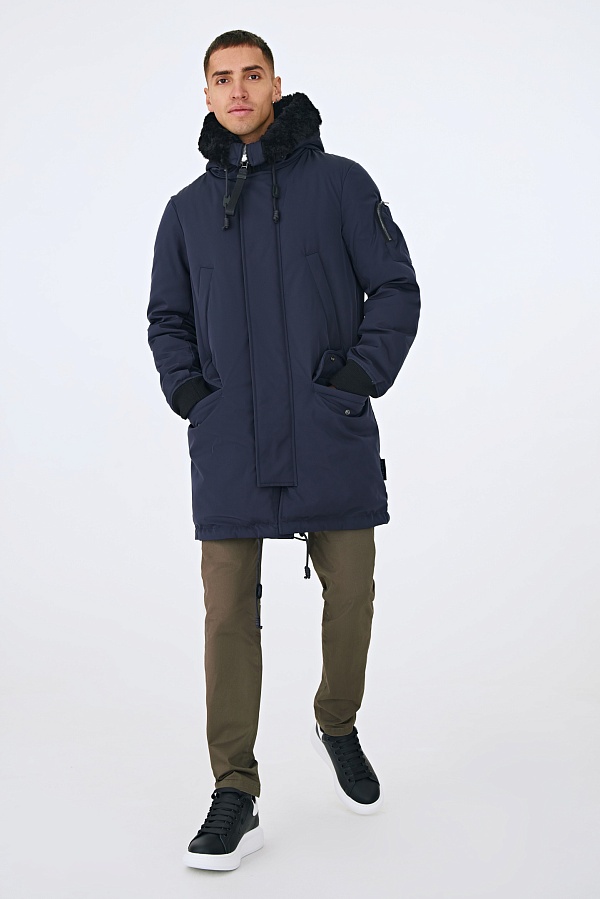 Темно-синяя пуховая парка с мехом