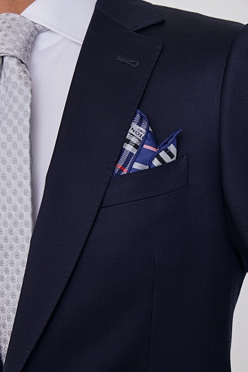 Темно-синий однотонный костюм