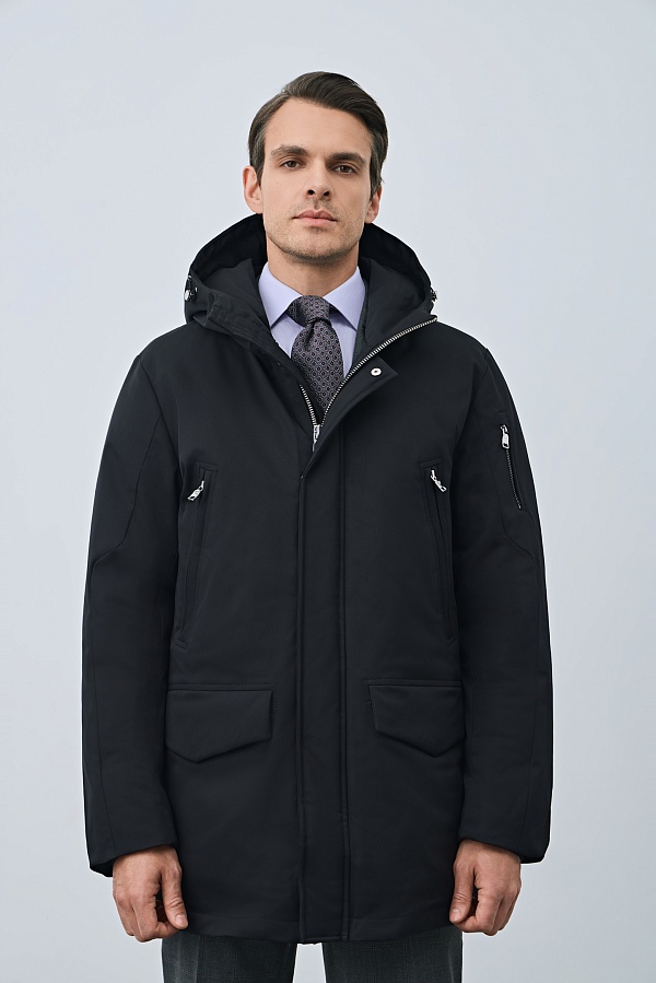 Парка черного цвета