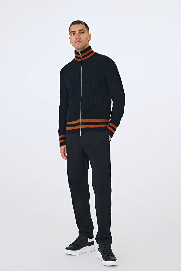 Черный кардиган на молнии с полосами